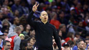 NBA: Tyronn Lue firma extensión de contrato con Clippers