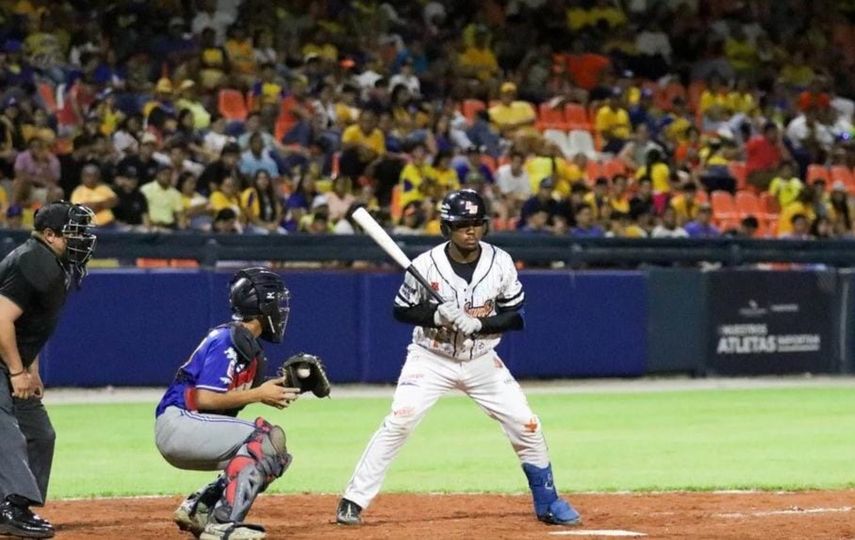 Béisbol Juvenil 2024: Los Santos vio la luz con su primera victoria