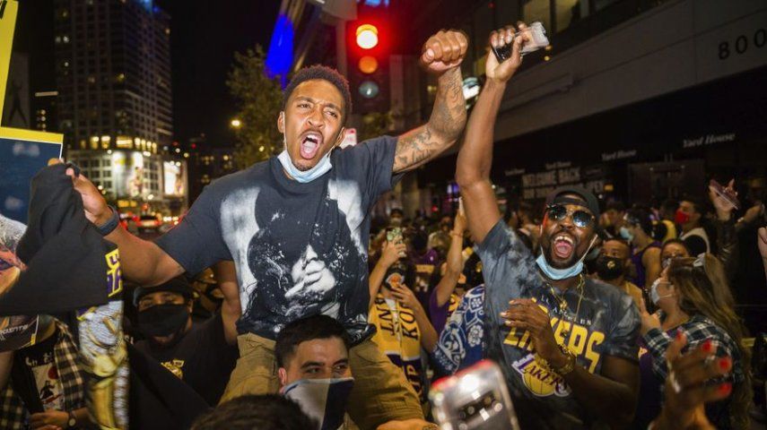 Fans de Lakers y Dodgers contribuyen a repunte de COVID-19