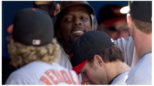 MLB: Azulejos 5, Orioles 4; Gregg arruina rescate