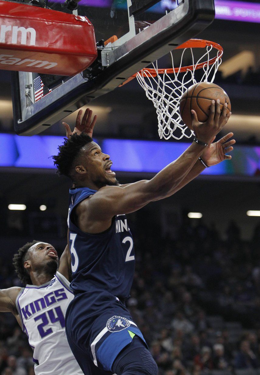Fuente AP: Jimmy Butler pasa a 76ers en canje con Minnesota