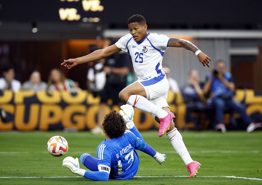 Iván Anderson habla en su llegada Panamá luego de la Copa Oro