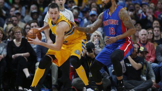 Gakllinari anota 30 puntos y Nuggets ganan 104-101 a Pistons