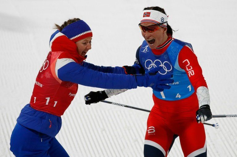 Ledecka sorprende a Vonn, Hanyu reina en patinaje y Björgen iguala récord