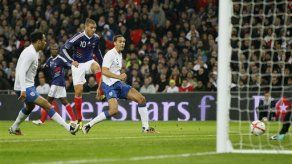 Francia derrota 2-1 a Inglaterra en amistoso