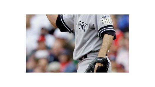 MLB: Yanquis 6, Medias Rojas 2; Mussina llega a 20 triunfos