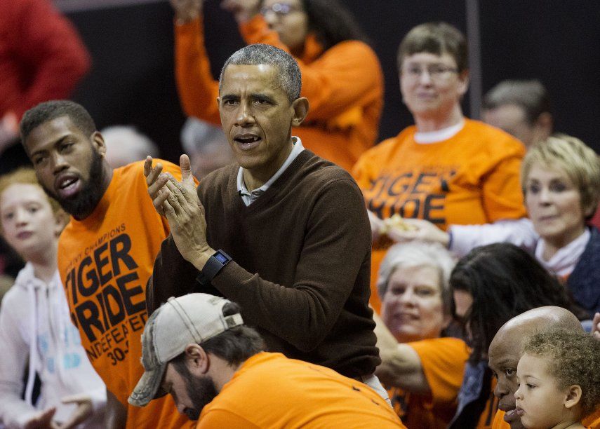 Obama acude partido de básquetbol de sobrina