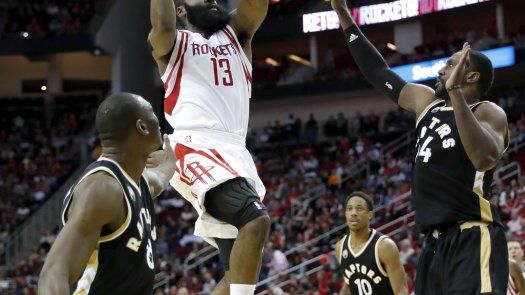 Rockets vencen a Raptors con triple doble de Harden