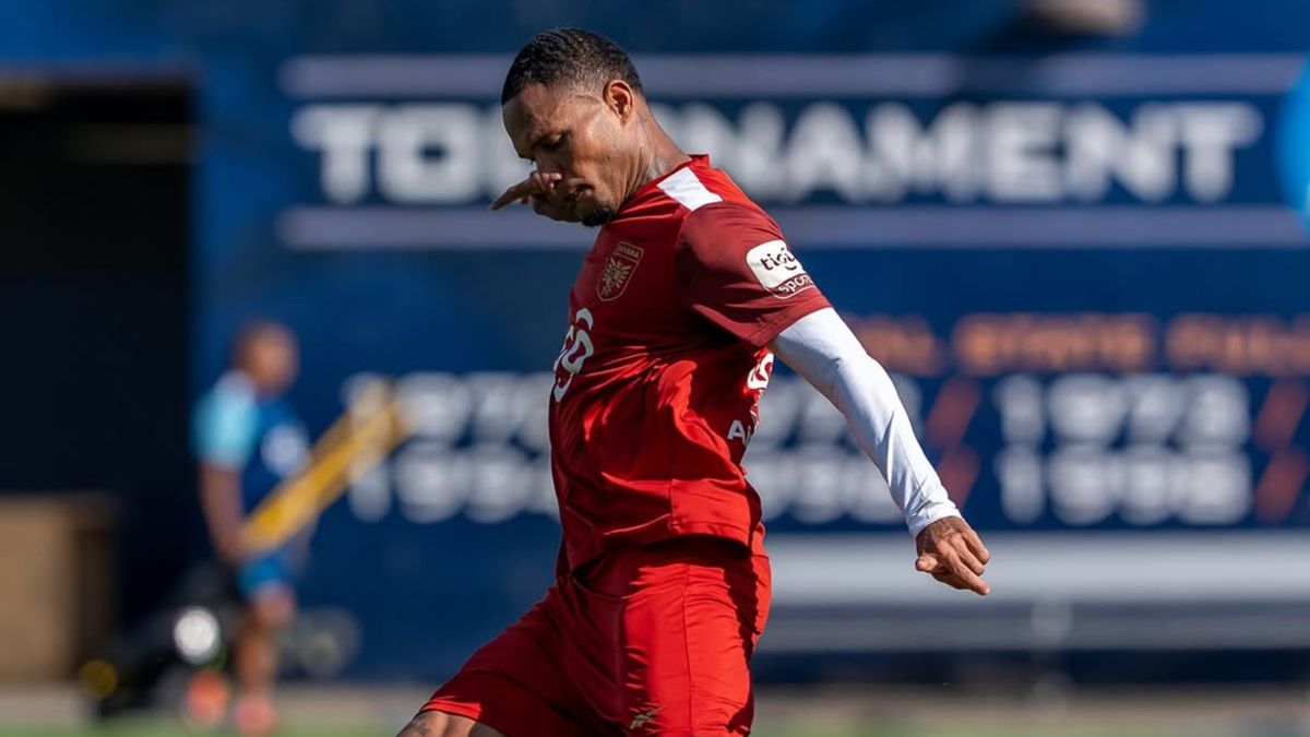  Eric Davis: No tenemos excusa, la cancha estaba bien, luego del empate ante Surinam