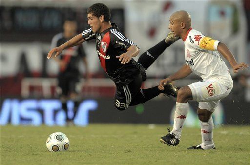 Argentina: El lí­der Lanús pierde con Huracán y se acerca River