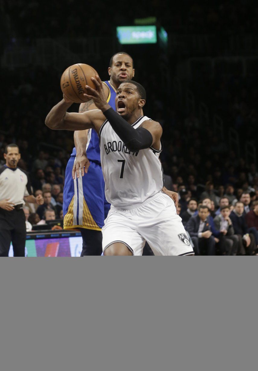 Nets frenan racha de Warriors