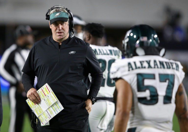 Eagles encaran en Chicago dura defensa de su título de campeones de la NFL