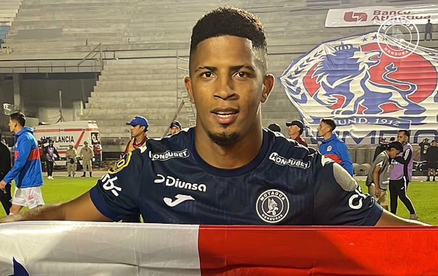 ¡De Santa Cruz para el Mundo!: Jorge Serrano le dedica el título a su madre