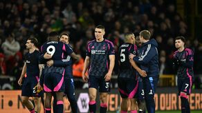 Premier League: Nottingham Forest se paseó ante los Wolves y sigue en lo más alto