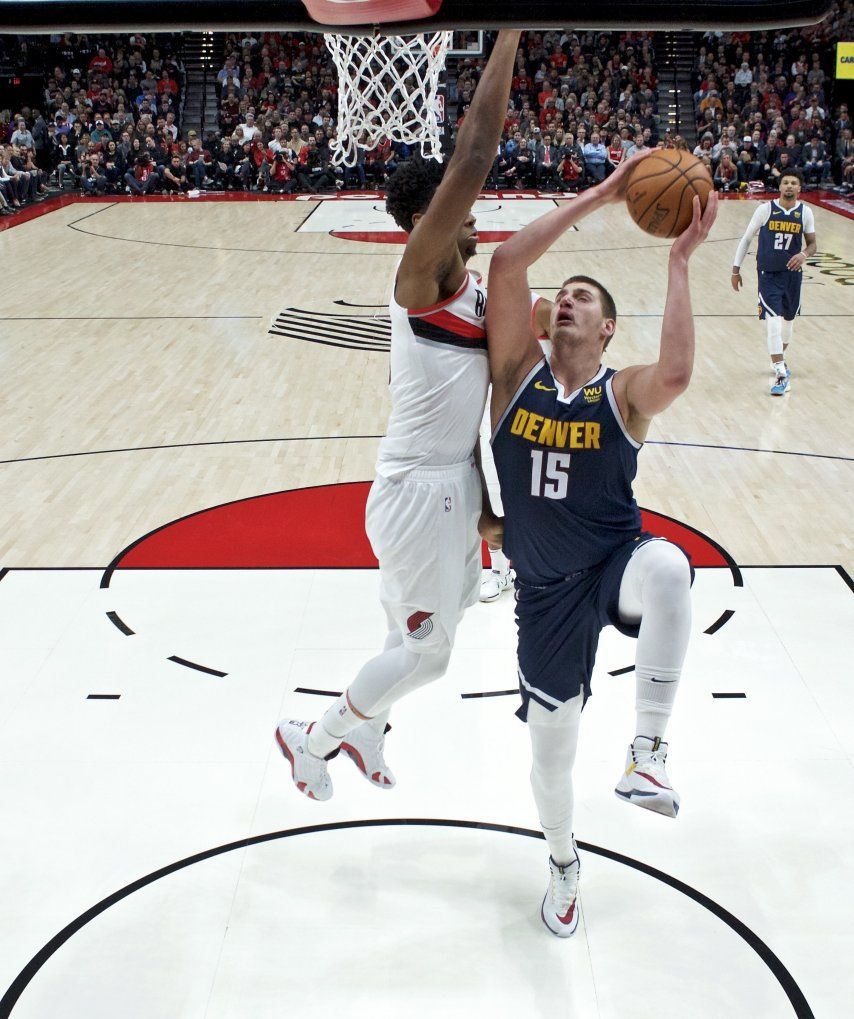 Jokic lleva a Nuggets a victoria sobre Blazers