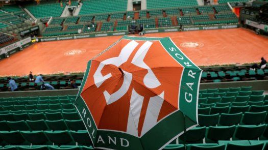 La lluvia interrumpe el debut de Nadal, Wawrinka y Ferrer se hunden