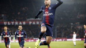 Tripletes de Cavani y Mbappé