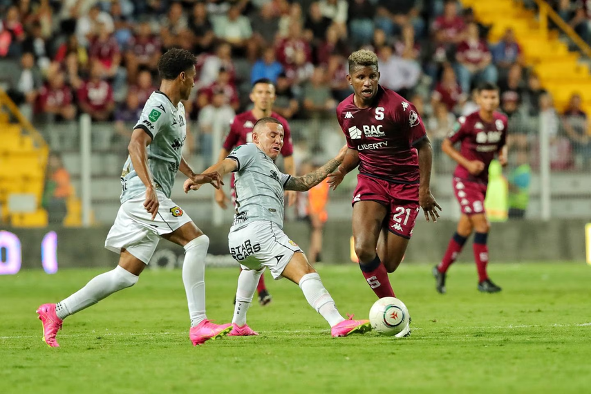 Fidel Escobar brinda asistencia en goleada del Saprissa&nbsp;