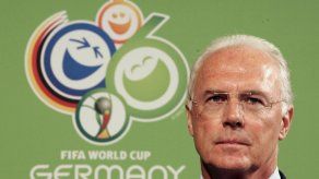 FIFA confirma que investiga a Beckenbauer y Villar