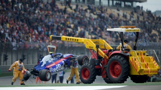 Bottas lidera los terceros ensayos libres en China, interrumpidos por accidente de Albon
