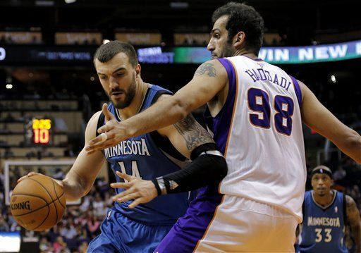 Wolves corta ante Suns mala racha como visitantes