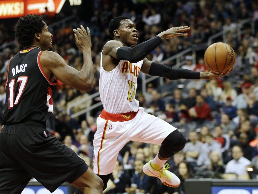Schroder y Hawks se aprovechan de diezmados Blazers