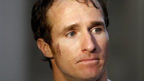 Brees y otros jugadores de NFL