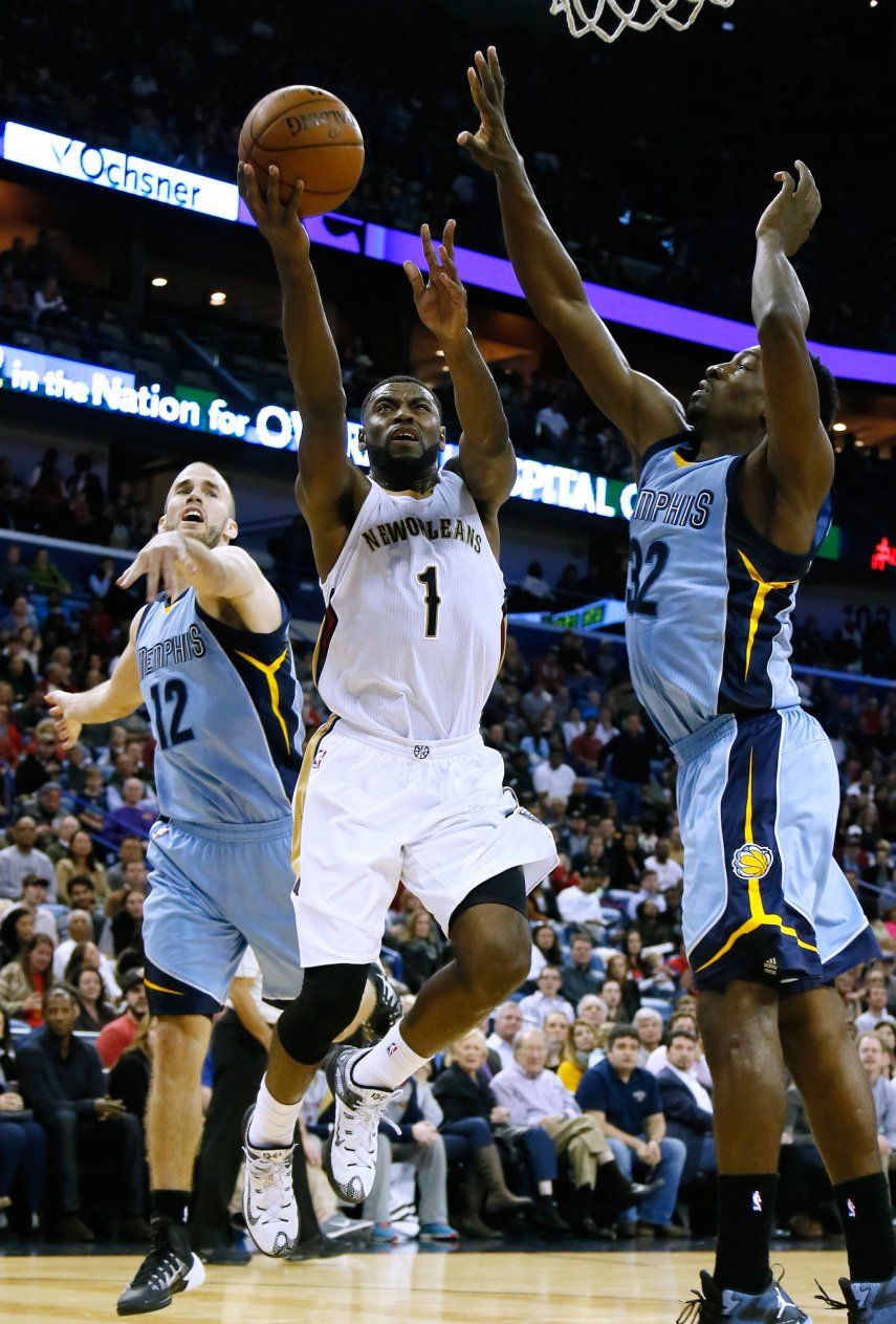 Evans lidera remontada de Pelicans ante Grizzlies