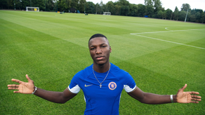 Moisés Caicedo firmó con el Chelsea en un traspaso millonario&nbsp;