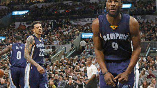 Los Spurs y los Hawks pisan firmes en los playoffs de la NBA