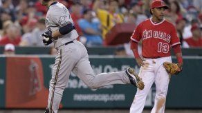 Angelinos ponen a Izturis en lista de lesionados