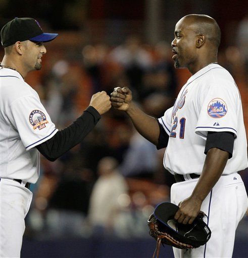 Carlos Delgado impresiona con el bate incluso a su manager