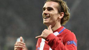 Griezmann y Banega suspendidos 2 partidos en España