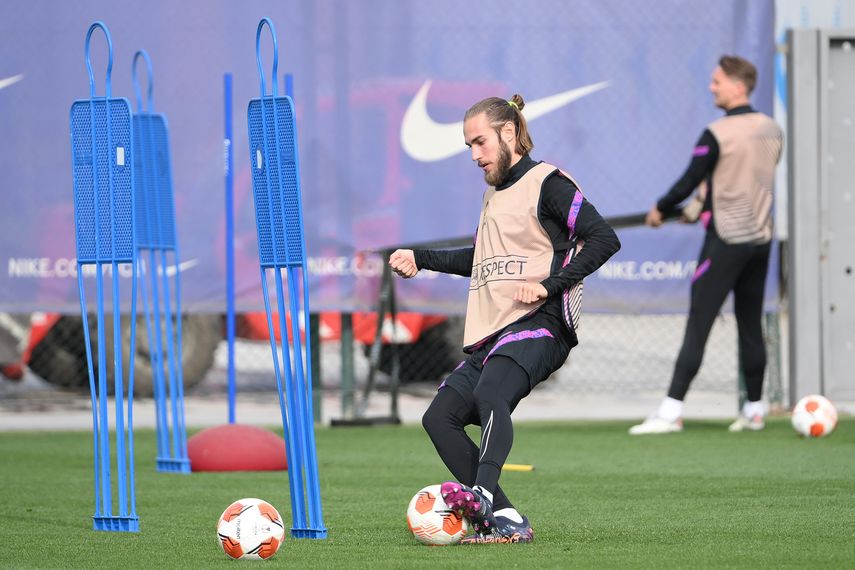 El Barcelona confirma traspaso de Mingueza al Celta