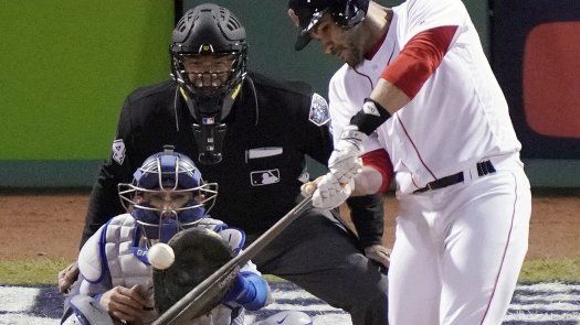 Con hit de Martínez, Boston amplía ventaja en Serie Mundial