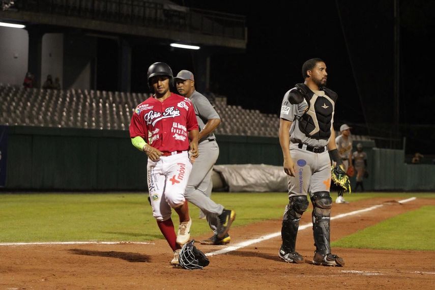 Béisbol Mayor 2022 Herrera líder solitario