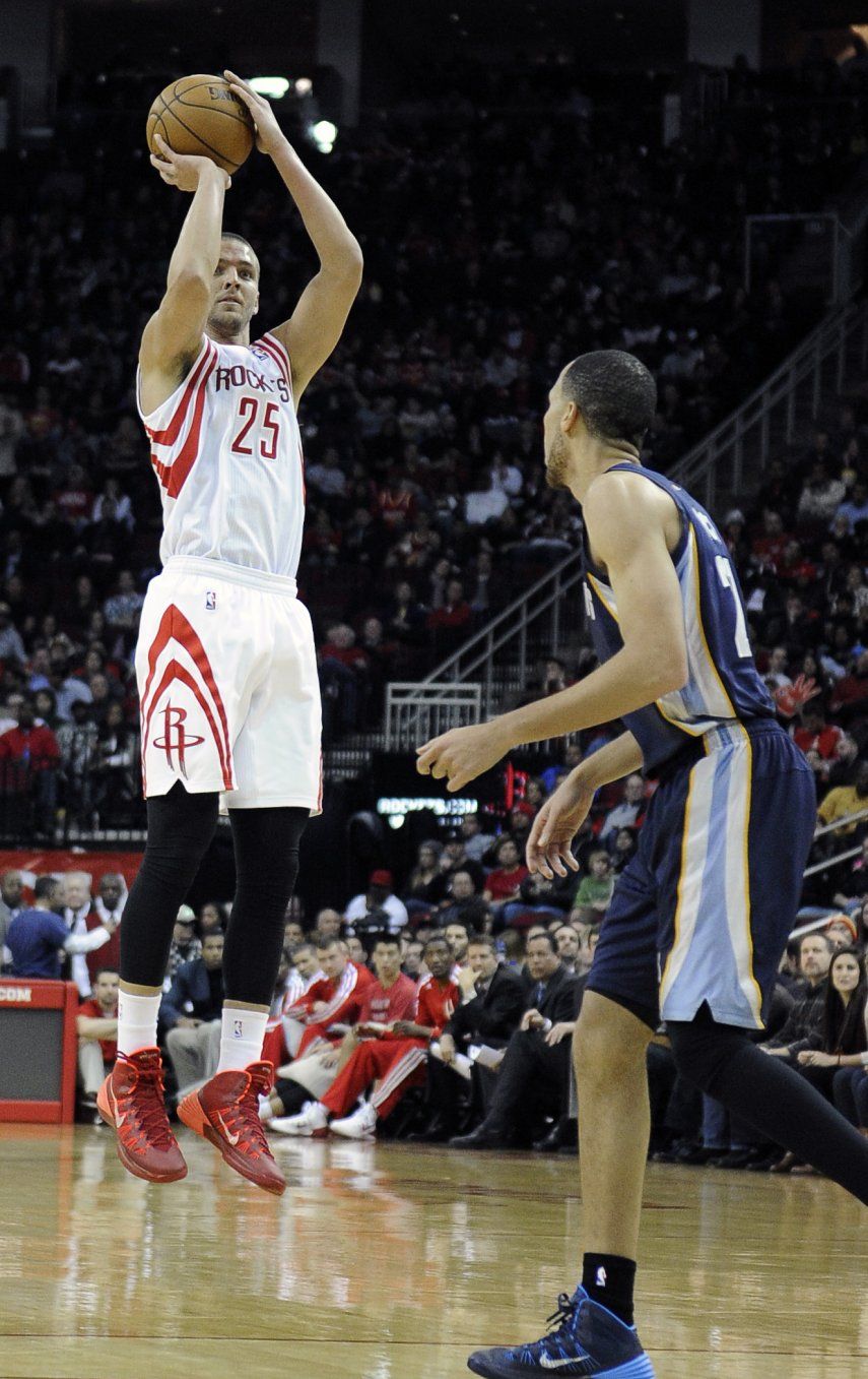 Grizzlies rescatan dramática victoria ante Rockets