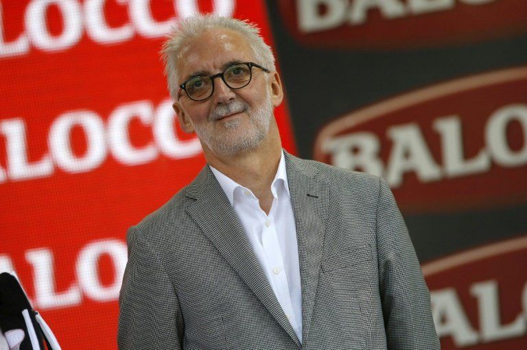 Armstrong vuelve a correr el Tour por una asociación caritativa