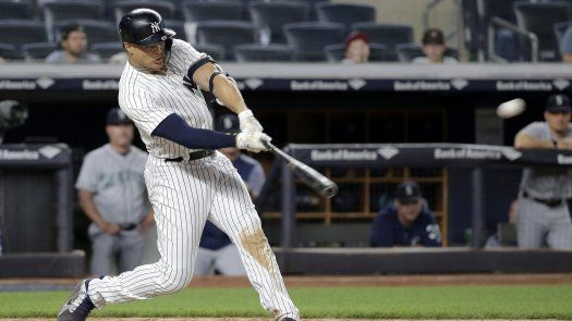 Stanton pega jonrón en la 9na y Yanquis vencen 7-5 a Seattle