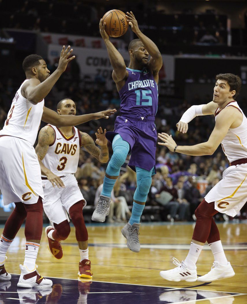 Con 19 puntos de Lamb, Hornets vapulean 126-94 a Cavaliers
