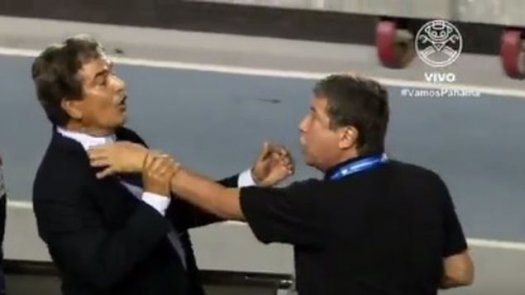 Bolillo arremete contra Pinto y lo trata de Hijo de P......