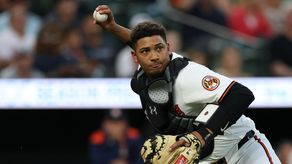 MLB: Dominicano Samuel Basallo acuerda extensión millonaria con Orioles