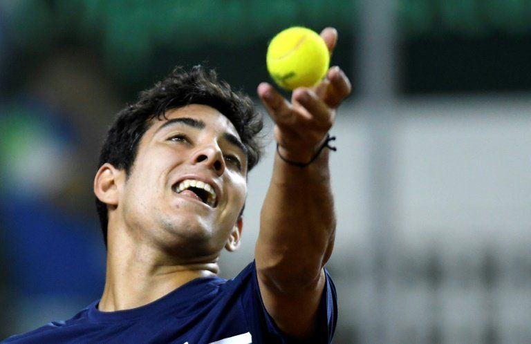 El chileno Garín gana el torneo de tenis de Houston