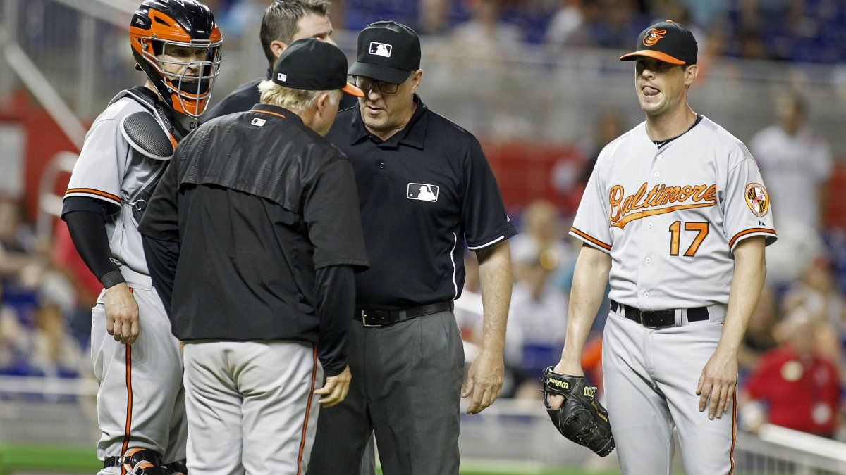 Lanzador de Orioles Brian Matusz suspendido 8 partidos