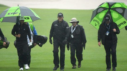 Spieth y Kang lideran el Genesis Open en jornada interrumpida por la lluvia