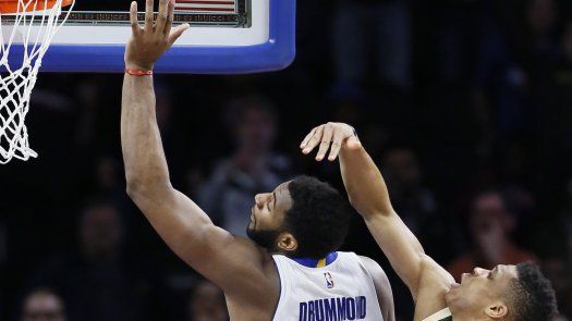 Pistons superan a Bucks con enceste de Drummond