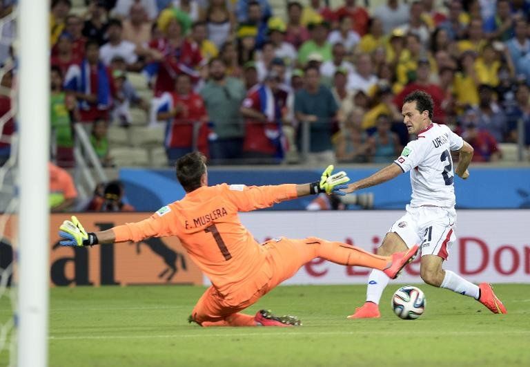 Costa Rica vence 3-1 a Uruguay en debut mundialista