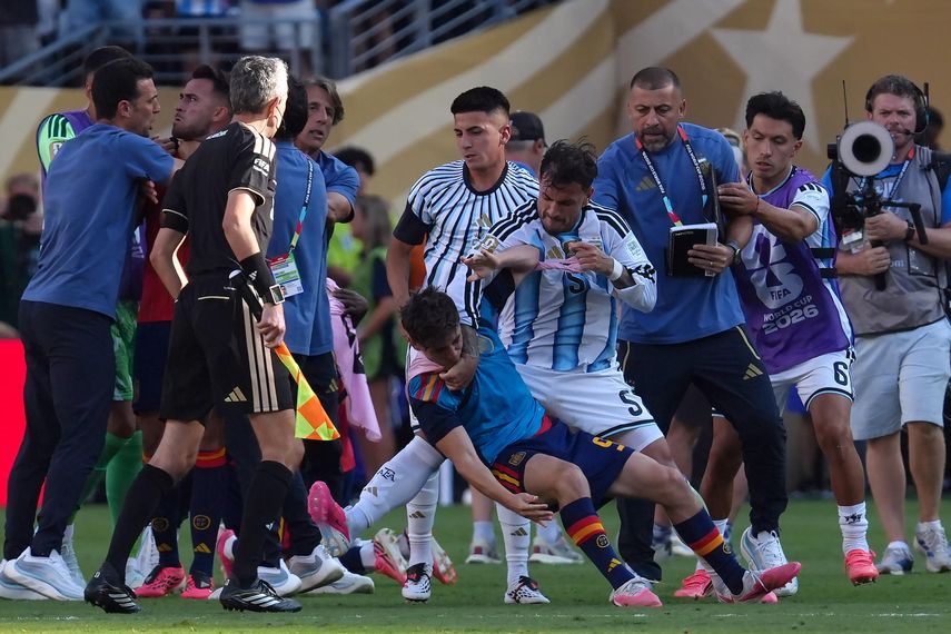 La FIFA abre una investigación contra Argentina por los incidentes tras la final