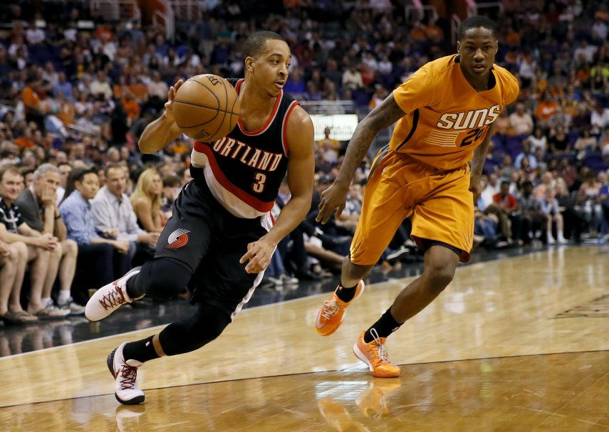 Trail Blazers vencen 87-81 a Suns