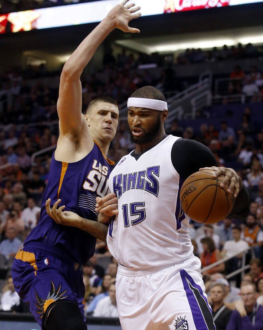 Cousins anota 24 puntos y Kings vencen a Suns